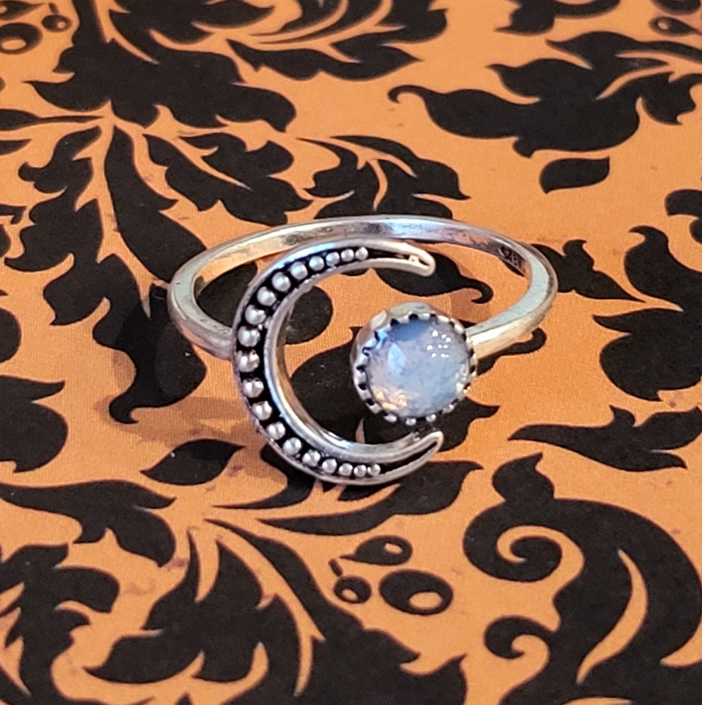 SOLD Crescent Moon Ring - Picture 1 of 2